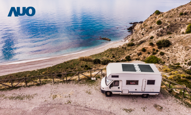 「可撓輕量化太陽光電板SunCurva」使用輕量特殊耐候型複合板取代傳統太陽能板的玻璃前板，不僅降低70%重量，每米平方僅3Kg；具有抗衝擊性能及通過電磁相容性測試，可應用於交通運輸工具，如露營車、遊艇等